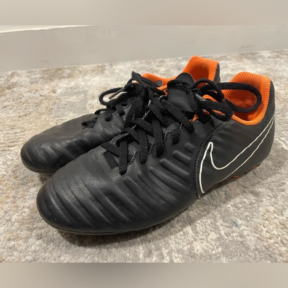 Nike Youth Tiempo Legend 7 Pro FG AH7241-080 Soccer Cleats Black Orange Size 4Y